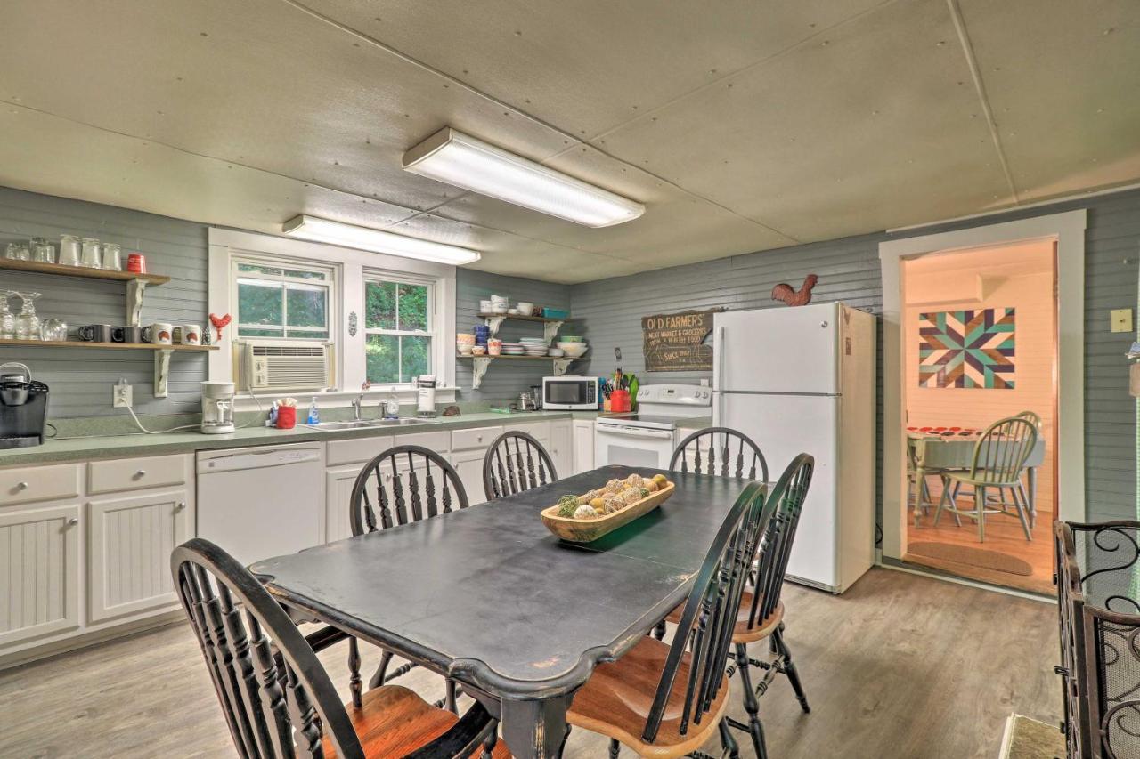 Lil Red Hen Cottage In The Boone Area With Hot Tub West Jefferson Zewnętrze zdjęcie