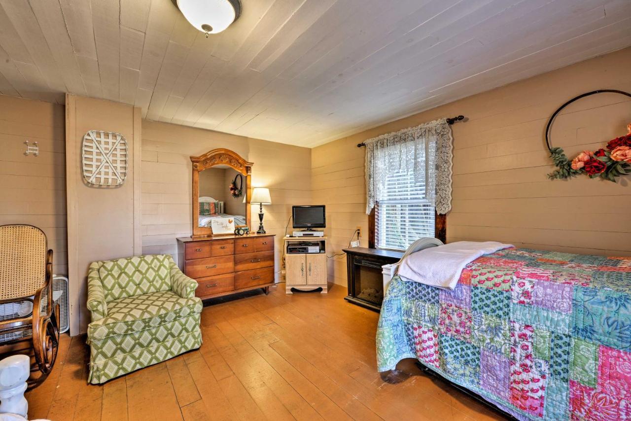 Lil Red Hen Cottage In The Boone Area With Hot Tub West Jefferson Zewnętrze zdjęcie